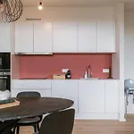 Bright & Cozy Near Lägenhet Oostende