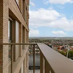 Bright & Cozy Near Lägenhet *