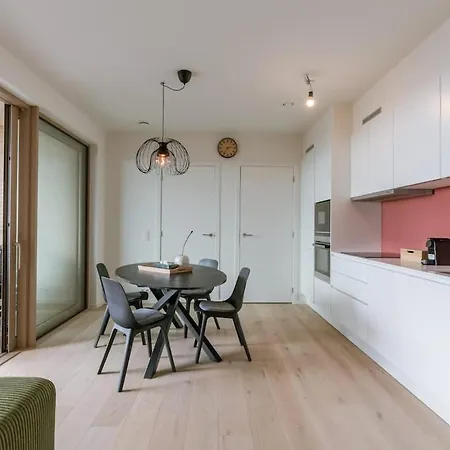 Bright & Cozy Near *