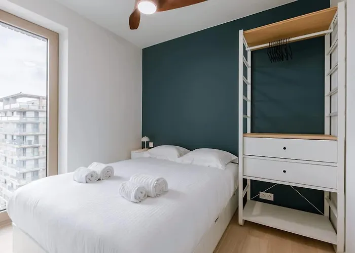 Bright & Cozy Near *