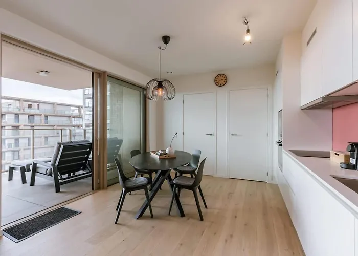 Appartement Bright & Cozy Near