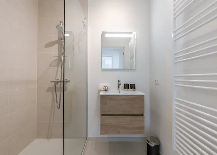 Bright & Cozy Near Apartment *